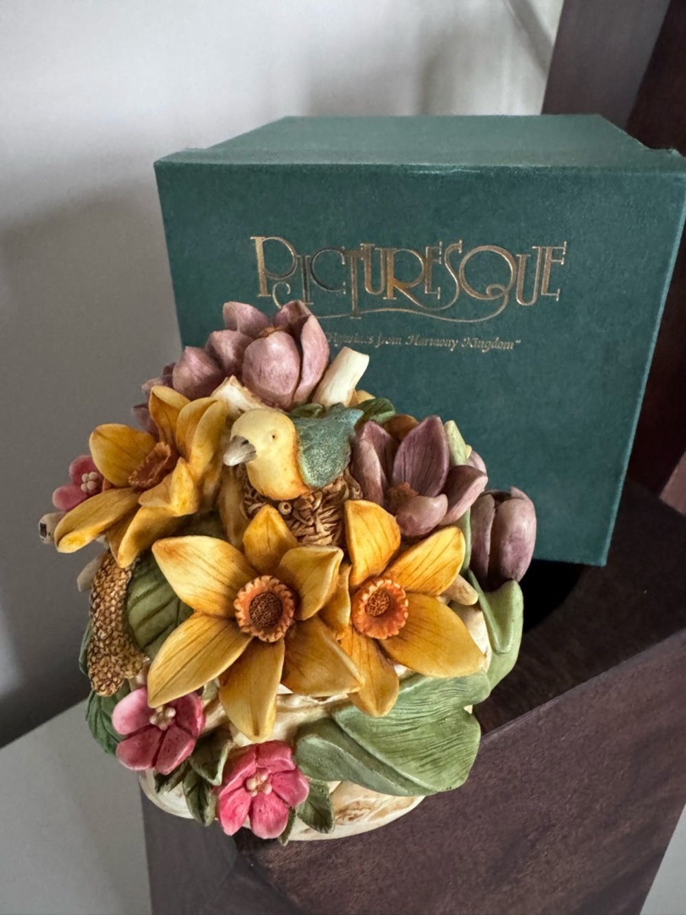Harmony Kingdom 1999 Lord Byrons Harmony
Garden Easter Bouquet Ltd. Edition